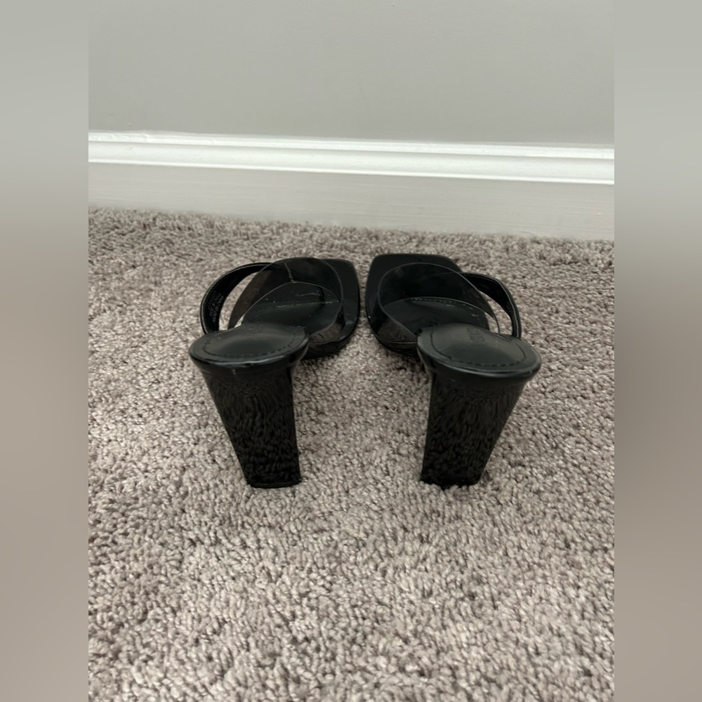 Heels - Picture 2 of 4